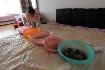 和林格尔楼上漏水，住户失联，小区没物管，业主维权难！律师来支招……